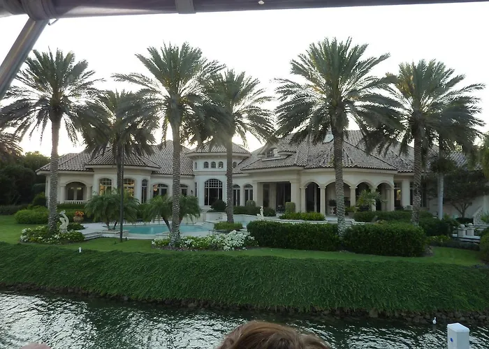 Luxury And The Beach